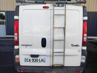 2012-renault-trafic-1438967-46377732