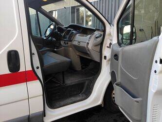 2012-renault-trafic-1438967-46377739