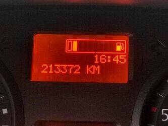 2012-renault-trafic-1438967-46377744