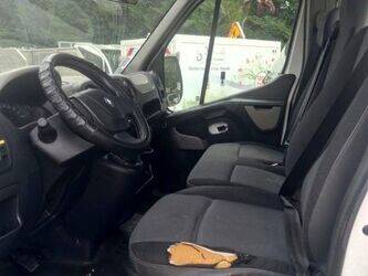 2012-renault-master-1438974-46377811