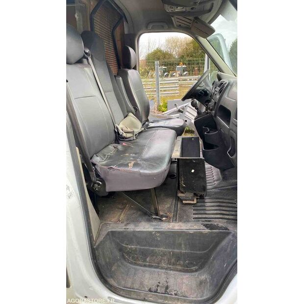 2013 Renault Master-46377880