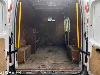 2013-renault-master-1438980-46377882