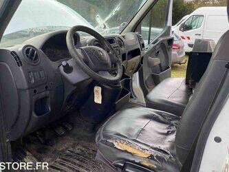 2013-renault-master-1438980-46377886