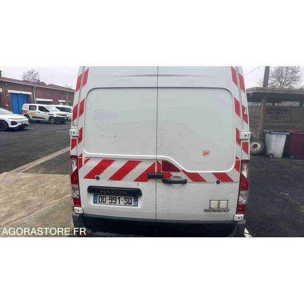 2014 رينو Master-46377920