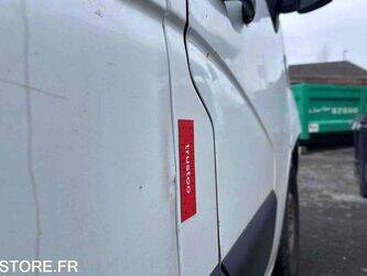 2014-renault-master-1438984-46377926