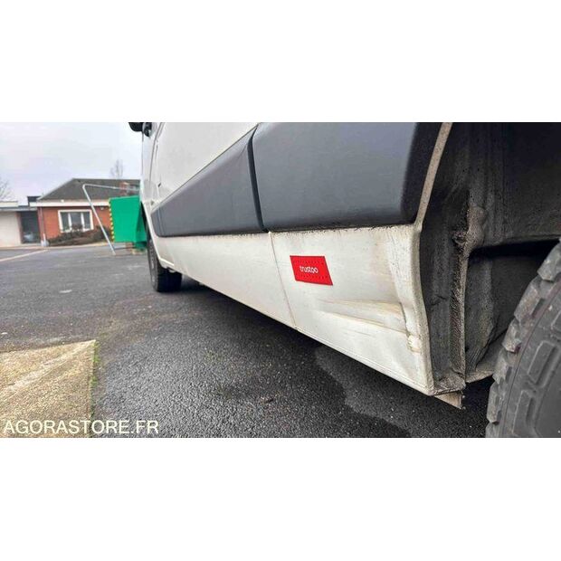 2014 رينو Master-46377928