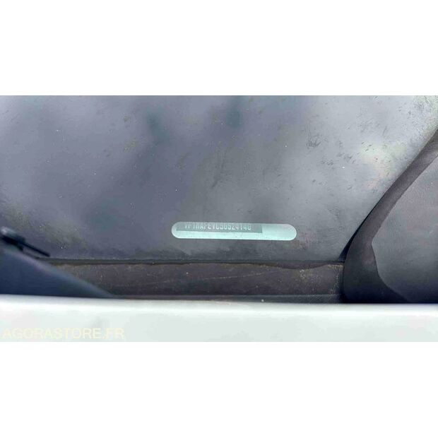 2014 رينو Master-46377933