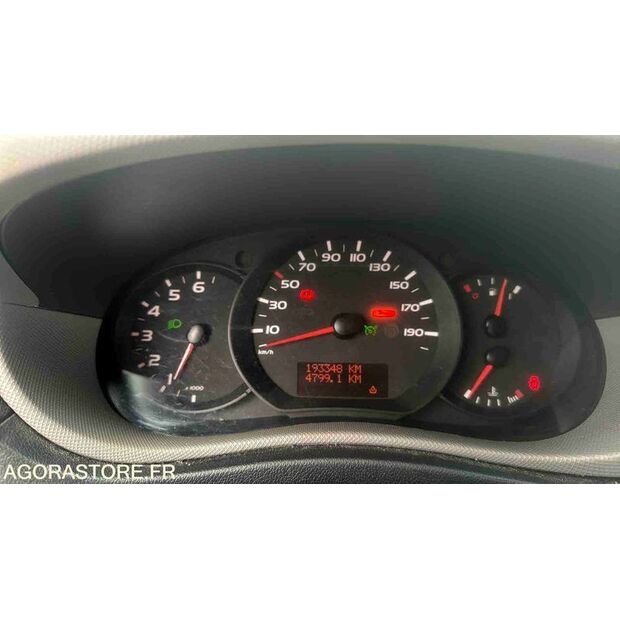 2014 رينو Master-46377934