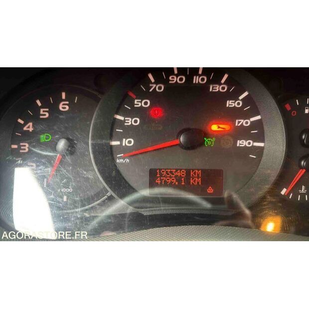 2014 رينو Master-46377936