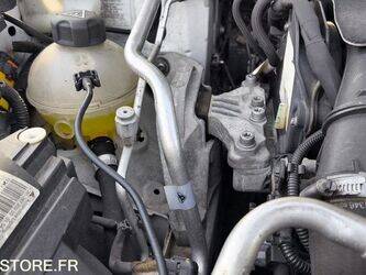 2015-peugeot-308-1438993-46378077