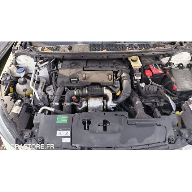 2015 بيجو 308-46378085