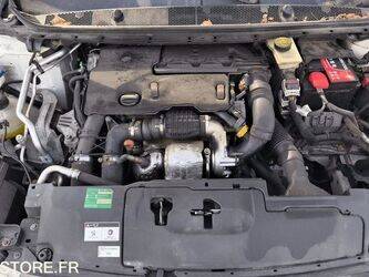 2015-peugeot-308-1438993-46378085