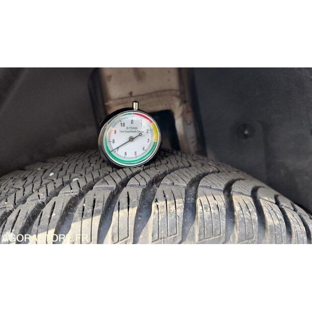 2015 بيجو 308-46378093