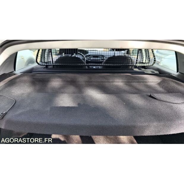 2015 بيجو 308-46378097