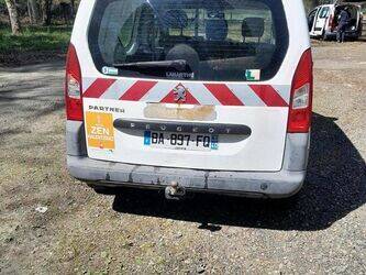 2010-peugeot-partner-1438996-46378124