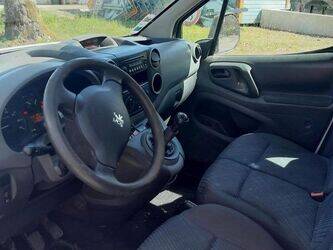 2010-peugeot-partner-1438996-46378126