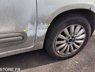 2016-fiat-500-1438998-46378137