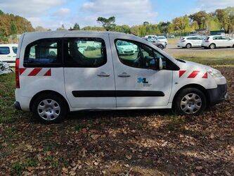 2010-peugeot-partner-1439014-46378354