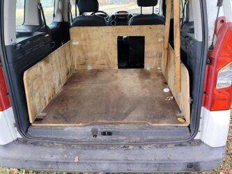 2010-peugeot-partner-1439014-46378357