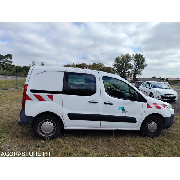 2010 Peugeot PARTNER-46378391