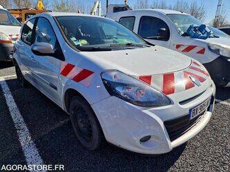 2011-renault-clio-1438493-46378408