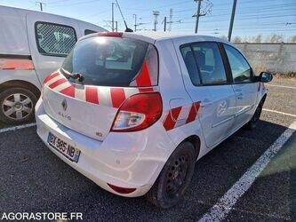 2011-renault-clio-1438493-46378409