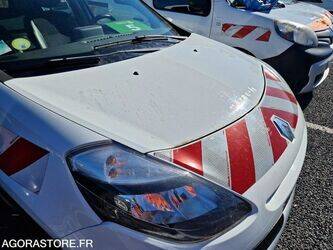 2011-renault-clio-1438493-46378414