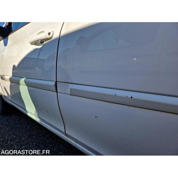 2011 Renault Clio-46378422