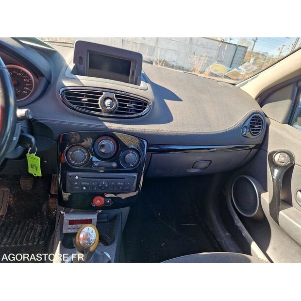 2011 Renault Clio-46378428