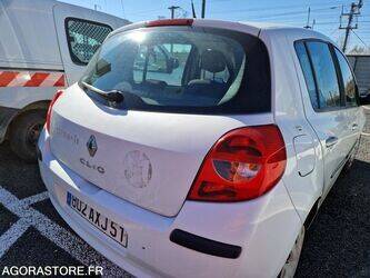 2008-renault-clio-1438508-46378463