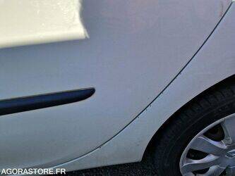 2008-renault-clio-1438508-46378471