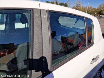 2008-renault-clio-1438508-46378473