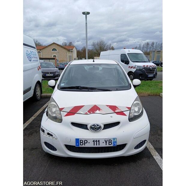 2011 تويوتا AYGO-46378529