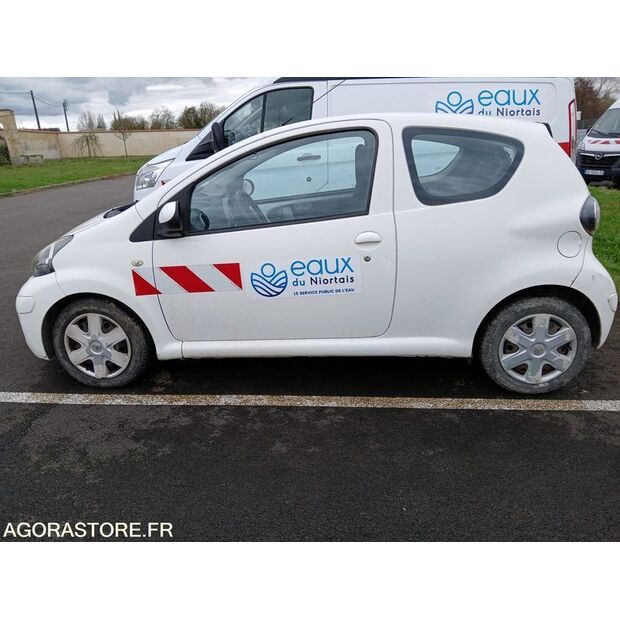 2011 تويوتا AYGO-46378531