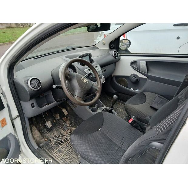 2011 تويوتا AYGO-46378535