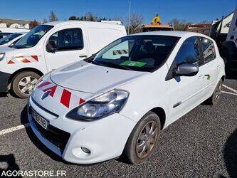 2011-renault-clio-1438530-46378540