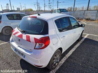 2011-renault-clio-1438530-46378542
