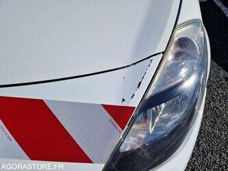 2011-renault-clio-1438530-46378546