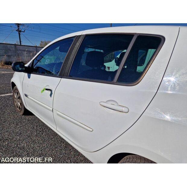 2011 Renault Clio-46378559