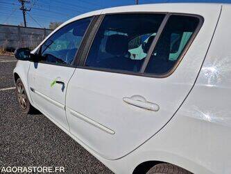 2011-renault-clio-1438530-46378559