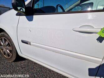 2011-renault-clio-1438530-46378561