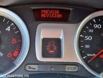 2011-renault-clio-1438530-46378568