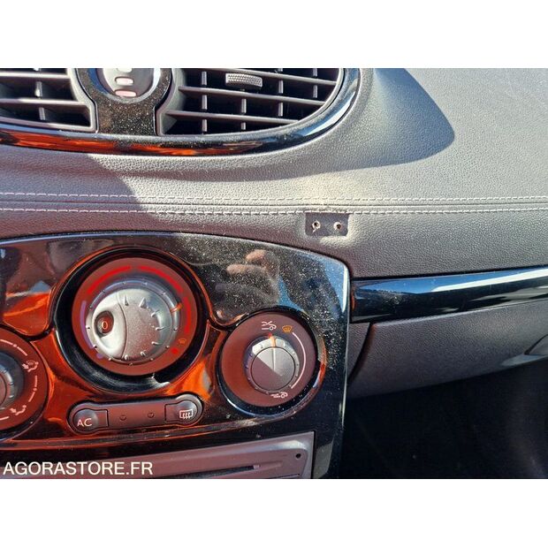 2011 Renault Clio-46378569