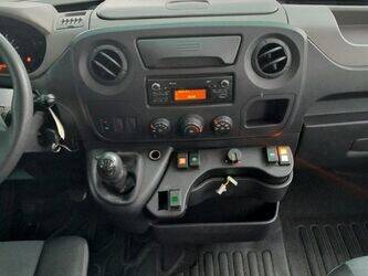 2014-renault-master-1438535-46378593