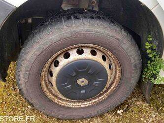 2013-renault-master-1438539-46378630