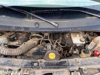 2013-renault-master-1438539-46378631