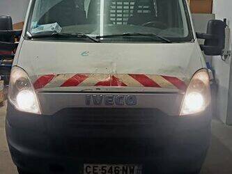 2012-iveco-35c13-1438551-46378703