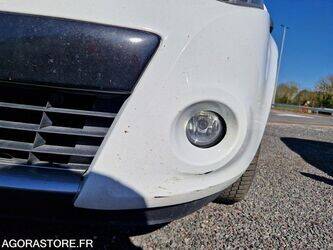 2011-renault-clio-1438565-46378801