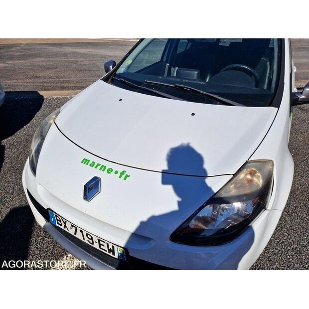 2011 Renault Clio-46378802