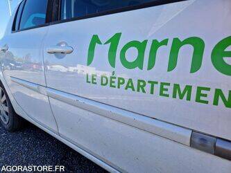 2011-renault-clio-1438565-46378806